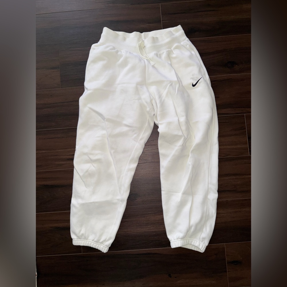 Nike Women's White Sweatpants